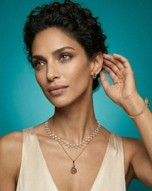 Pearled Embrace Pendant (Champagne)